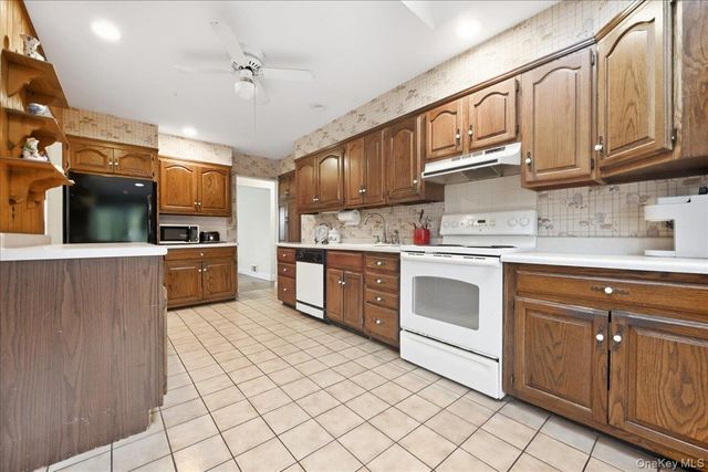 4001 Wicks Avenue, Seaford, NY 11783