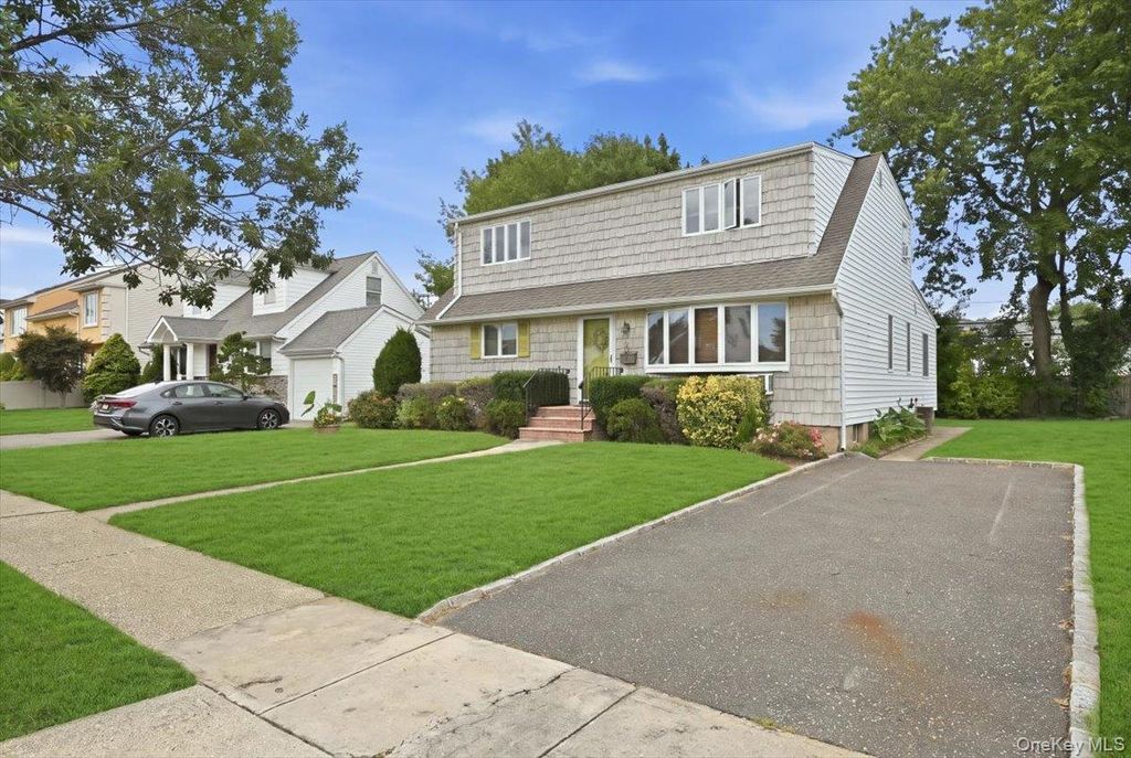 4001 Wicks Avenue, Seaford, NY 11783 — photo 3