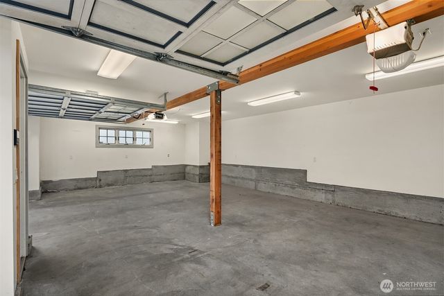 360 Highland Drive, Seattle, WA 98109