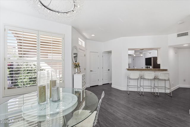 1747 E NORTHERN Avenue 140, Phoenix, AZ 85020