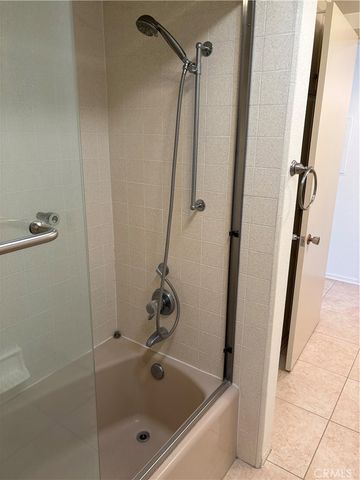 925 AVE MAJORCA O, Laguna Woods, CA 92637