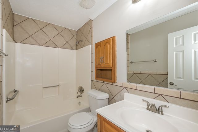 856 Betty Lane, Stone Mountain, GA 30083