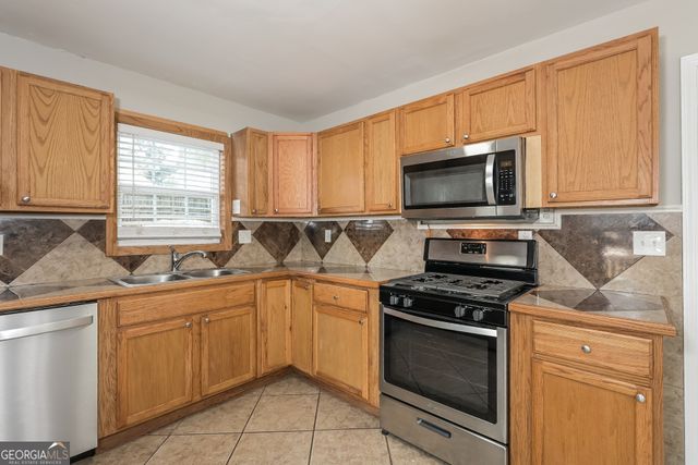856 Betty Lane, Stone Mountain, GA 30083