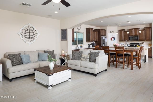 6638 W SONOMA Way, Florence, AZ 85132