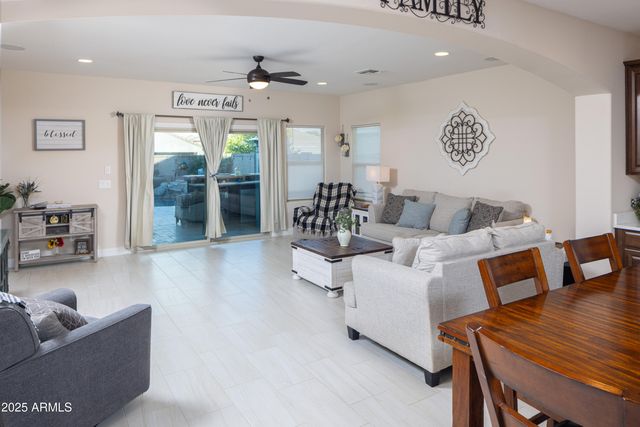 6638 W SONOMA Way, Florence, AZ 85132