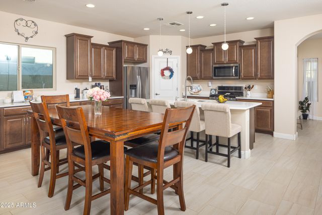 6638 W SONOMA Way, Florence, AZ 85132