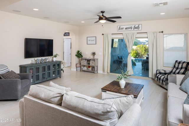 6638 W SONOMA Way, Florence, AZ 85132