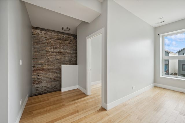 2526 W Lexington Street 3, Chicago, IL 60612