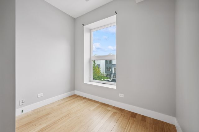 2526 W Lexington Street 3, Chicago, IL 60612