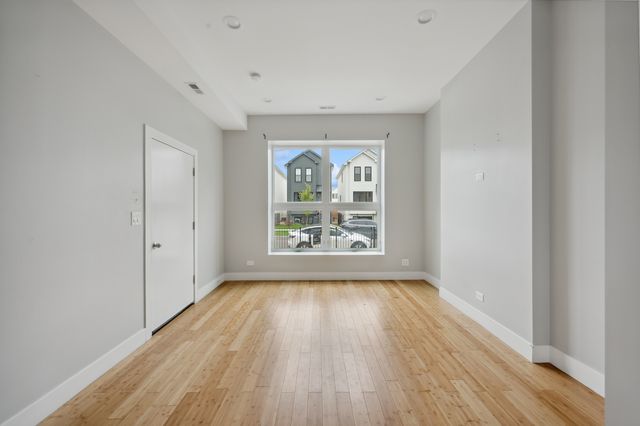 2526 W Lexington Street 3, Chicago, IL 60612