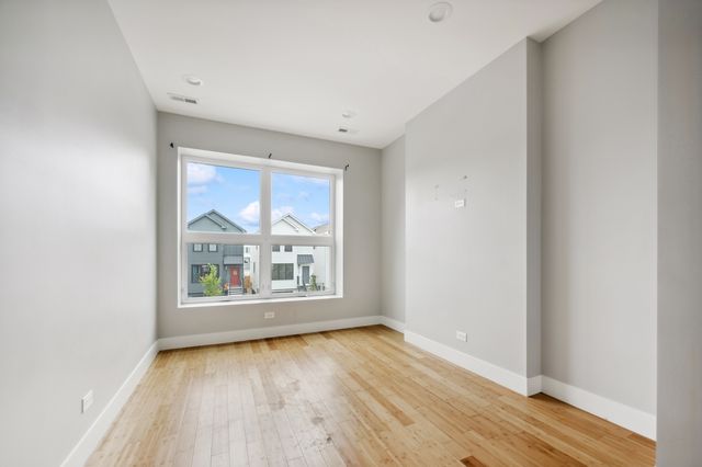 2526 W Lexington Street 3, Chicago, IL 60612