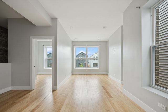 2526 W Lexington Street 3, Chicago, IL 60612