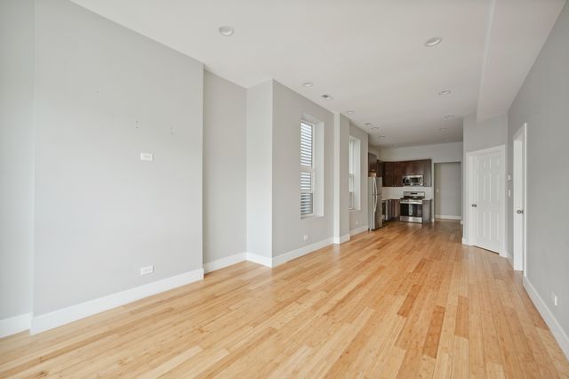 2526 W Lexington Street 3, Chicago, IL 60612