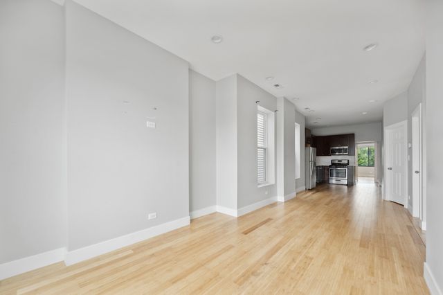 2526 W Lexington Street 3, Chicago, IL 60612