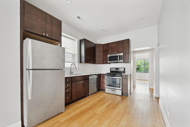 2526 W Lexington Street 3, Chicago, IL 60612