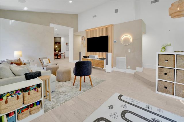 2772 Sucre Ave, Cooper City, FL 33026