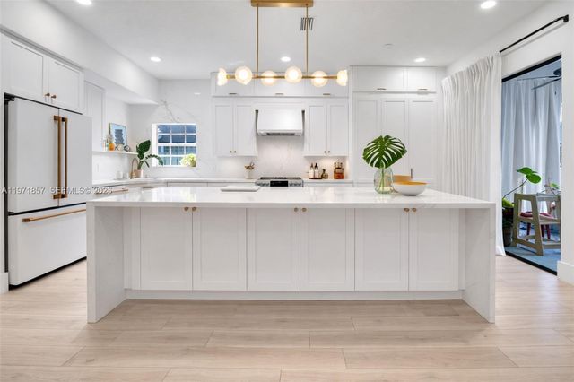 2772 Sucre Ave, Cooper City, FL 33026