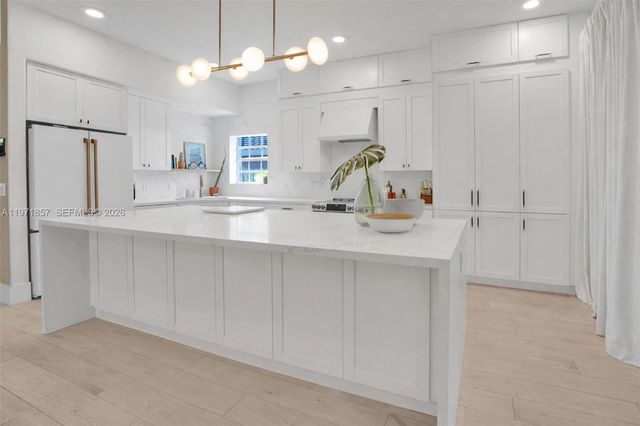 2772 Sucre Ave, Cooper City, FL 33026