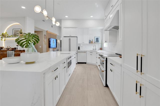 2772 Sucre Ave, Cooper City, FL 33026