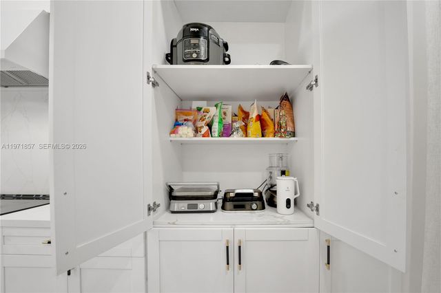 2772 Sucre Ave, Cooper City, FL 33026