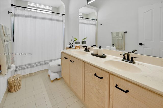 2772 Sucre Ave, Cooper City, FL 33026