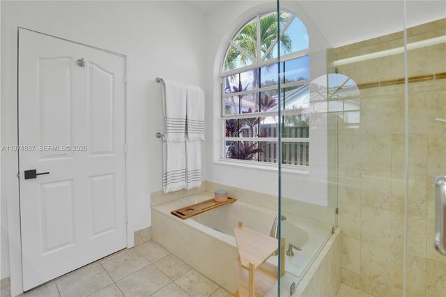 2772 Sucre Ave, Cooper City, FL 33026