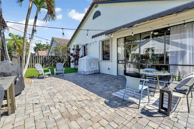 2772 Sucre Ave, Cooper City, FL 33026