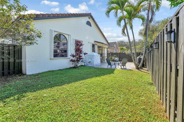 2772 Sucre Ave, Cooper City, FL 33026