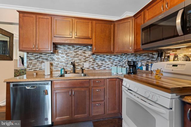 70 DEL RIO RD, Baltimore, MD 21222