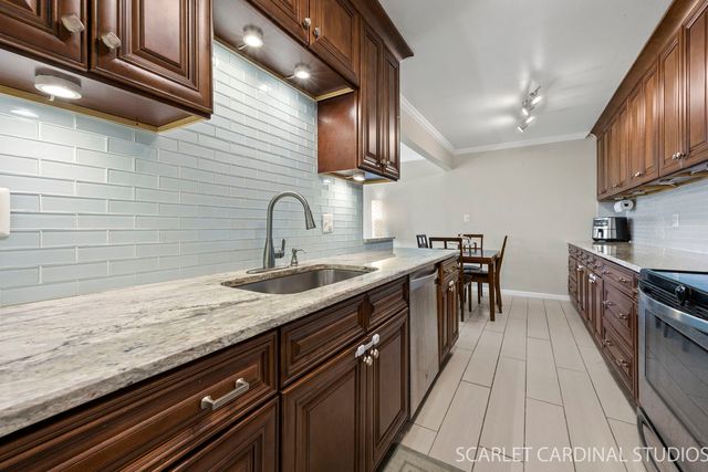 7413 Brookdale Drive 208, Darien, IL 60561