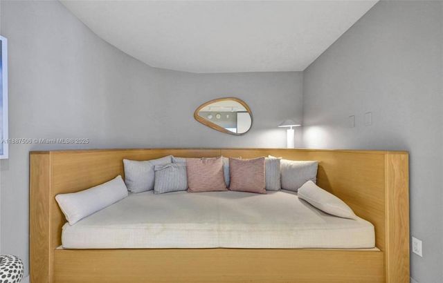 2201 Collins Avenue 1214, Miami Beach, FL 33139