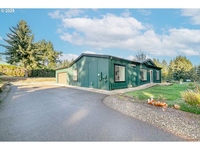 38303 Se COUPLAND Rd, Estacada, OR 97023