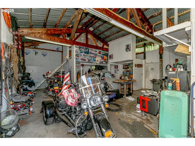 38303 Se COUPLAND Rd, Estacada, OR 97023