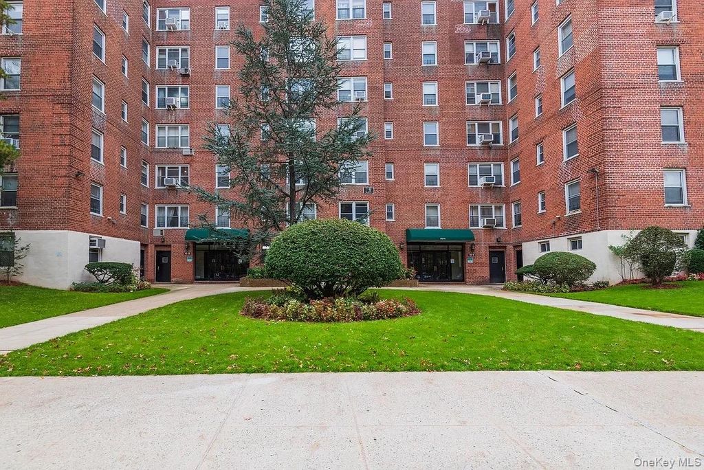 14214 26th Avenue 3F, Flushing, NY 11354