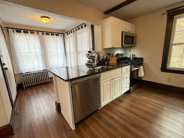 27 Breakneck Hill Rd 27, Southborough, MA 01772