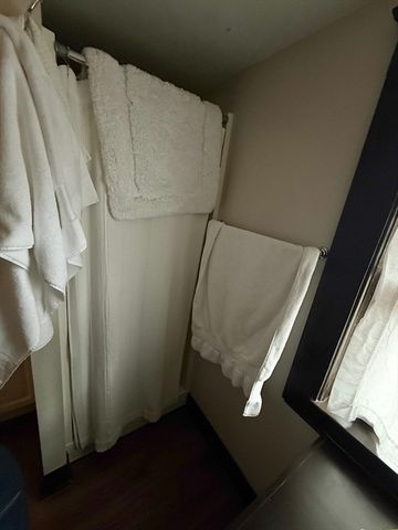 27 Breakneck Hill Rd 27, Southborough, MA 01772