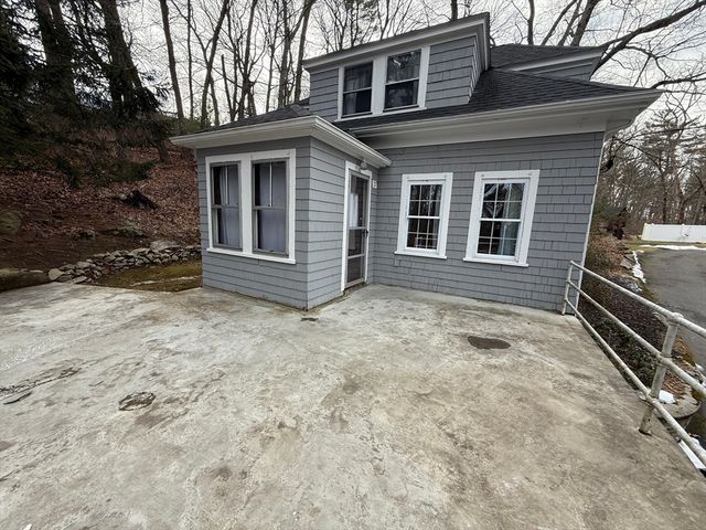 27 Breakneck Hill Rd 27, Southborough, MA 01772