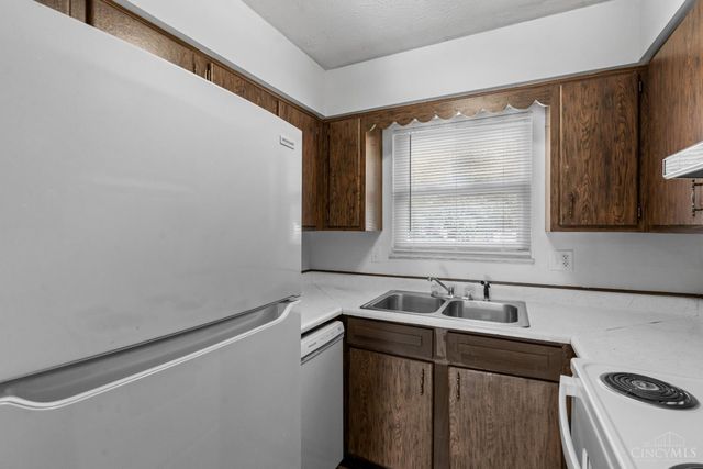 27 Highridge Court, Franklin, OH 45005