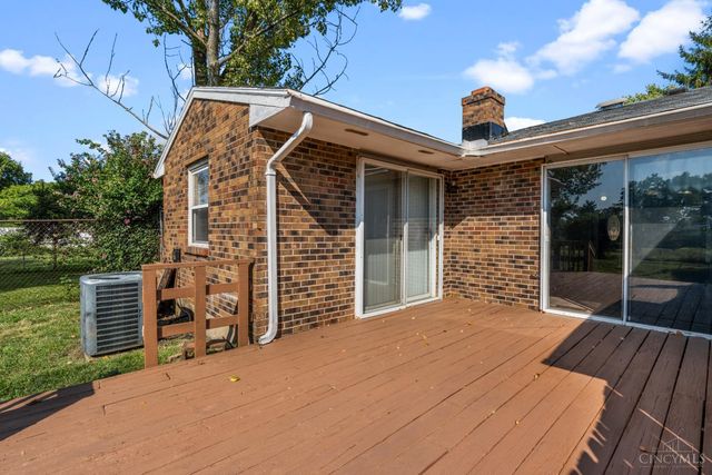 27 Highridge Court, Franklin, OH 45005