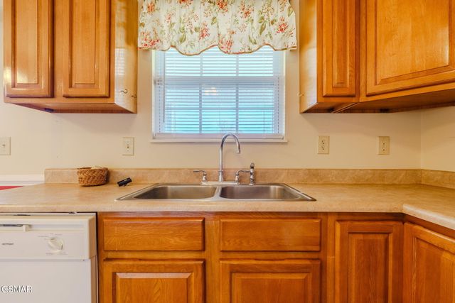 2008 Bessie Slaton Road, Dandridge, TN 37725