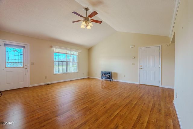 2008 Bessie Slaton Road, Dandridge, TN 37725