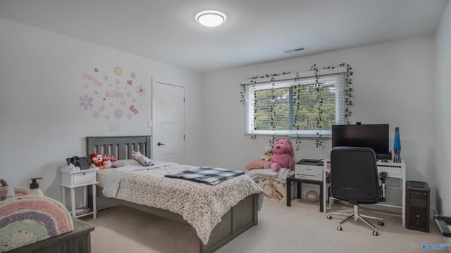 4530 Arrowhead SE, Decatur, AL 35603