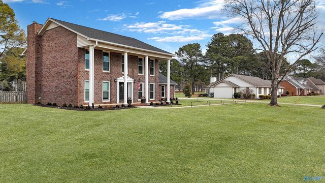4530 Arrowhead SE, Decatur, AL 35603
