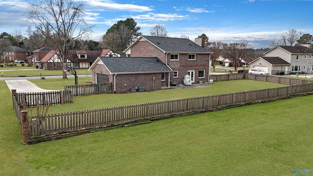 4530 Arrowhead SE, Decatur, AL 35603