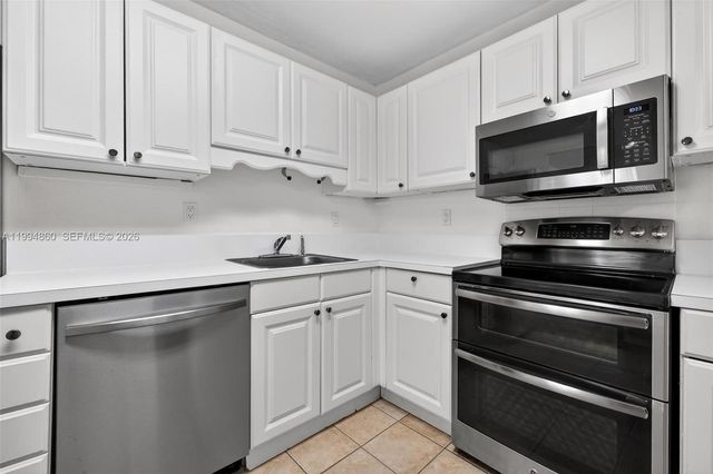 1400 Saint Charles Pl 222, Pembroke Pines, FL 33026