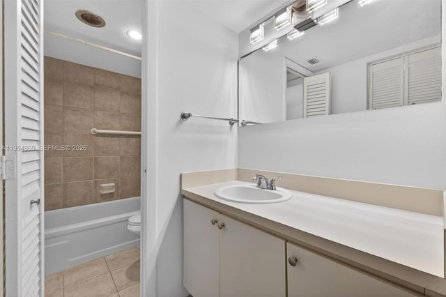 1400 Saint Charles Pl 222, Pembroke Pines, FL 33026