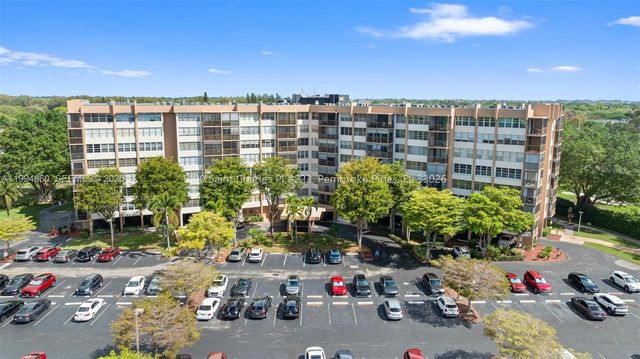 1400 Saint Charles Pl 222, Pembroke Pines, FL 33026