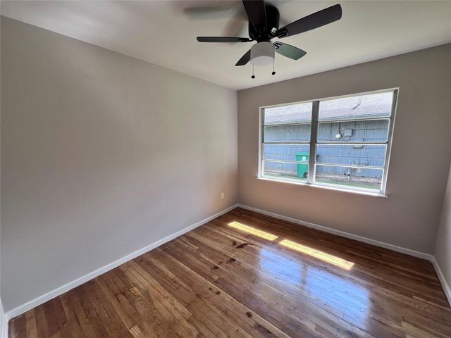 5742 Flamingo Drive, Houston, TX 77033