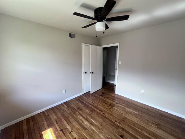 5742 Flamingo Drive, Houston, TX 77033