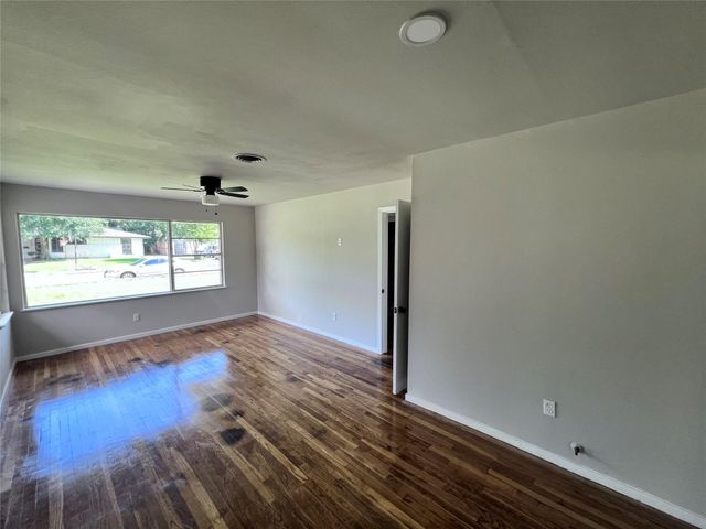 5742 Flamingo Drive, Houston, TX 77033